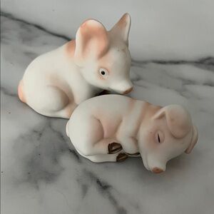 Fairway bisque ceramic pig salt and pepper shakers